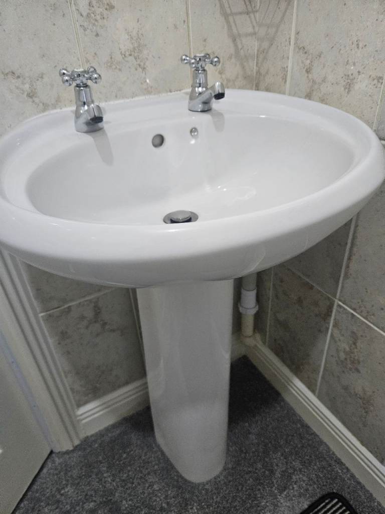 White Bathroom  Toilet, Sink & Radiator, unit,Good Condition
