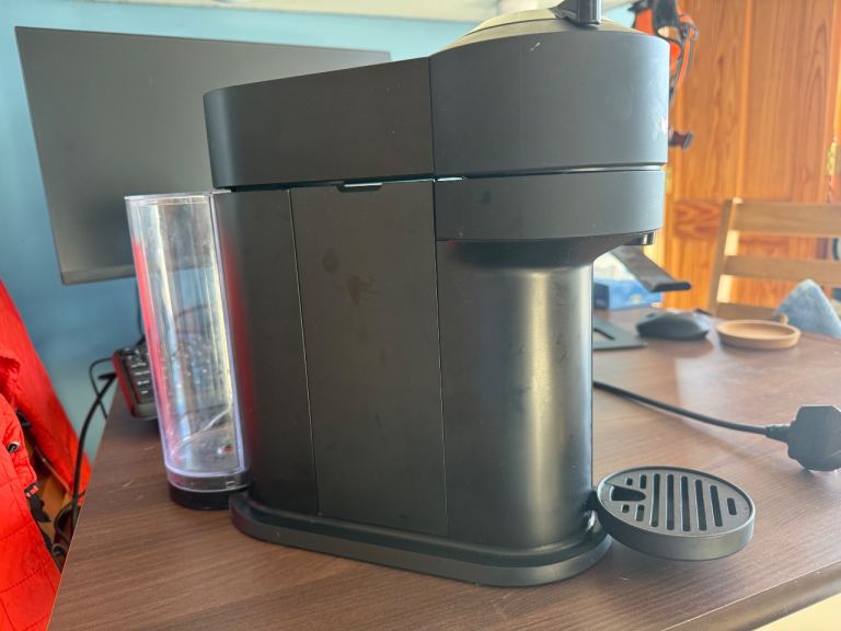 Nespresso vertuo coffee machine and coffee pods