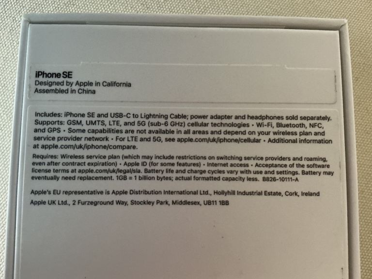 Apple iPhone SE 128GB. 3RD GEN.