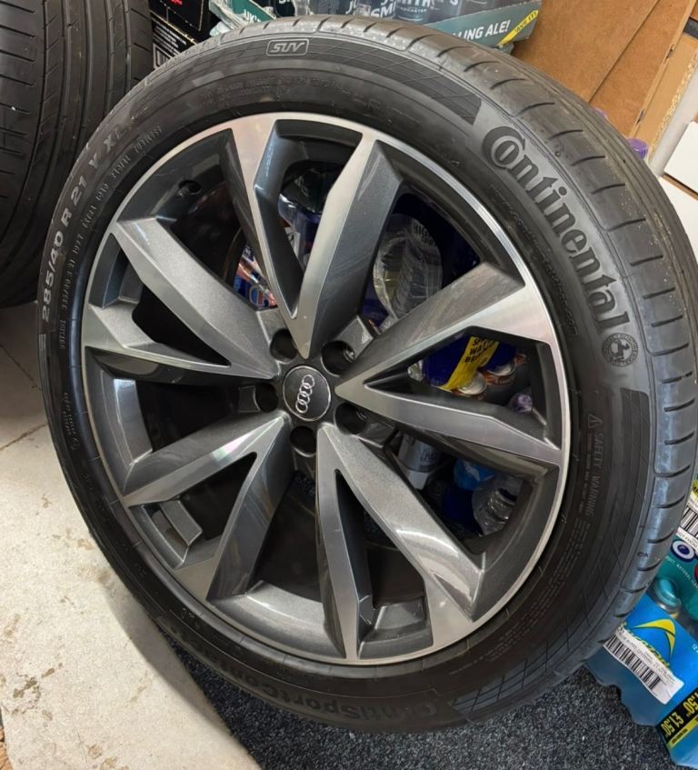 Continental 285 40 21 Y XL Audi Q7,SQ7 tyre with alloys  