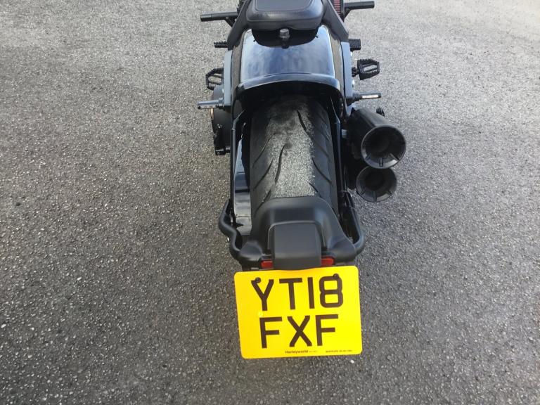 2018 Harley-Davidson FAT BOB 107 Manual