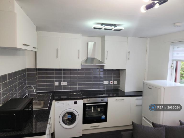 3 bedroom flat in Bucksburn, Aberdeen, AB21 (3 bed) (#2989024)