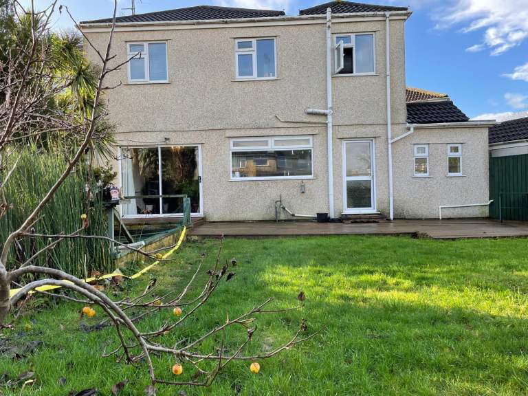 5 bed 4 bath house with 2 ensuits to rent in bS15 area £2600
