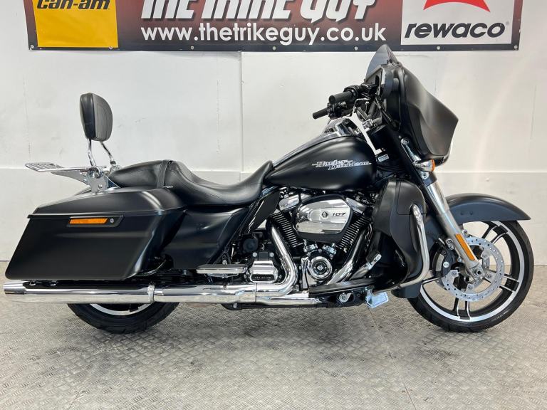 2017 Harley-Davidson Street Glide 107 - 10,800 Miles 