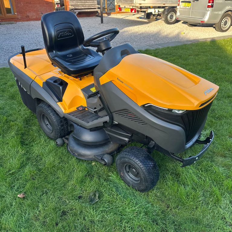 Stiga estate 7102 hwsy ride on mower CAN DELIVER 