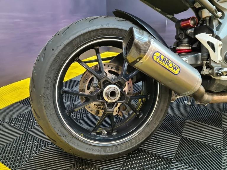 Triumph Speed Triple S 1050 Red