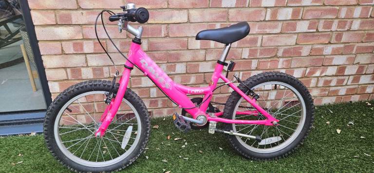 Childs Bike Excellent Condition aged 5-9 years