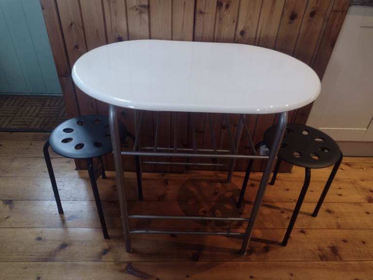 Space Saving Table & Stools