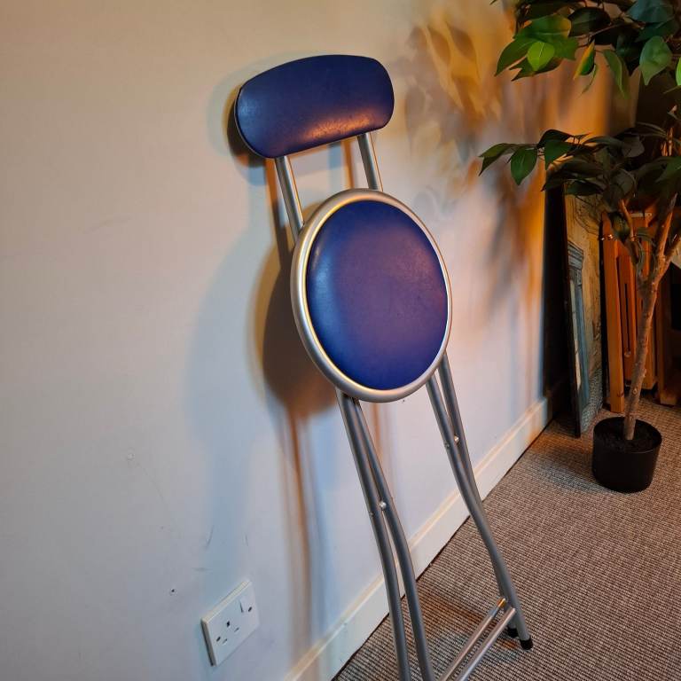 Folding breakfast chair 