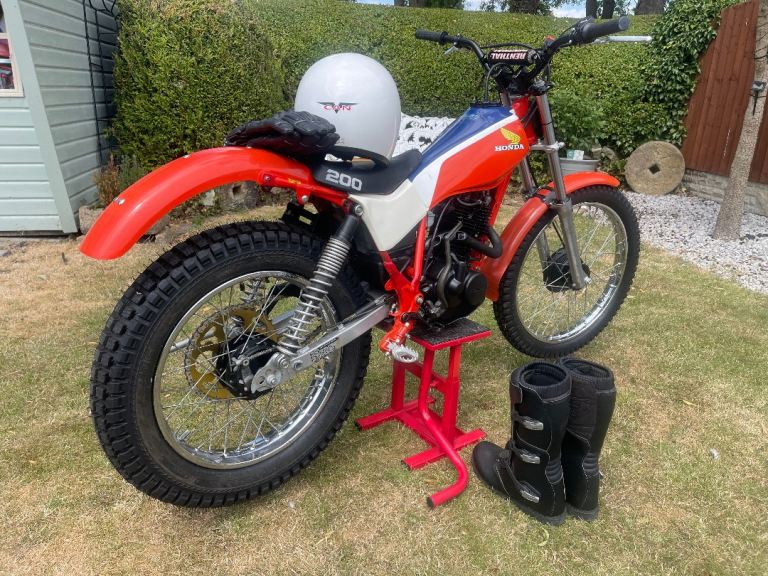 Honda tlr 200 trials motorcycle outfit bargain!
