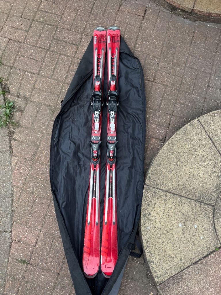 Atomic C Series Skis with Bindings and Bag – ok condition see photos 
