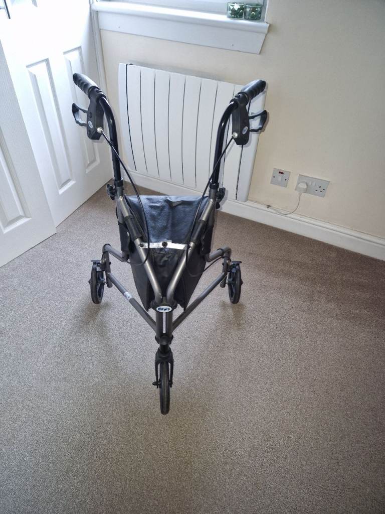 3 wheel mobility walker 
