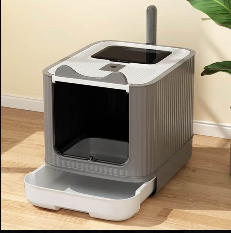 New boxed uv light cat litter box
