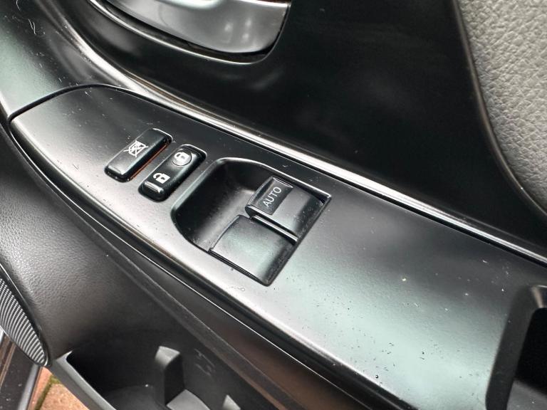 2017 Toyota Yaris 1.5 VVT-h Icon E-CVT Euro 6 (s/s) 5dr HATCHBACK Petrol/Electric Hybrid Automatic