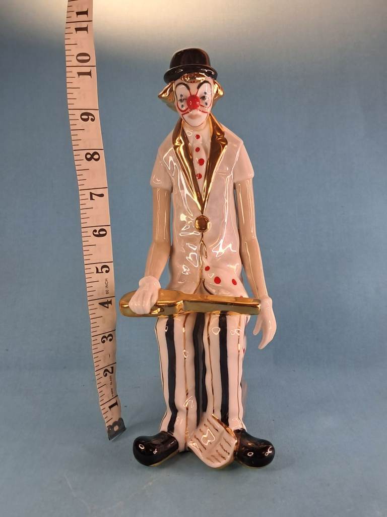 Vintage porcelain clown figurine. Hand made in Spain.(AXIA). Collectible. As seen.
