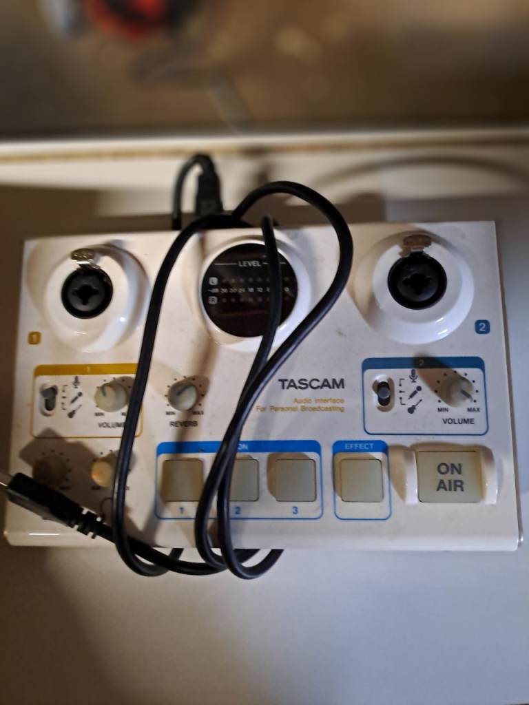 TASCAM US-42 Audio Interface – Good Condition