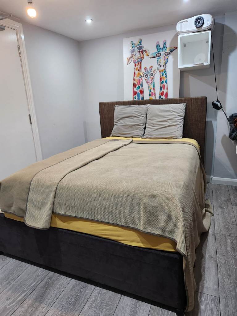 2 Double Rooms Available Now | All Bills Included | Near Sunbury Station