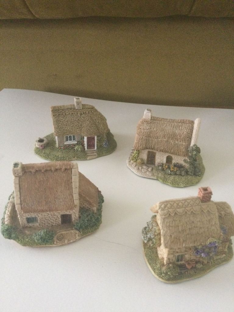 Lilliput Lane Cottages - Set of 4 Collectible Figurines