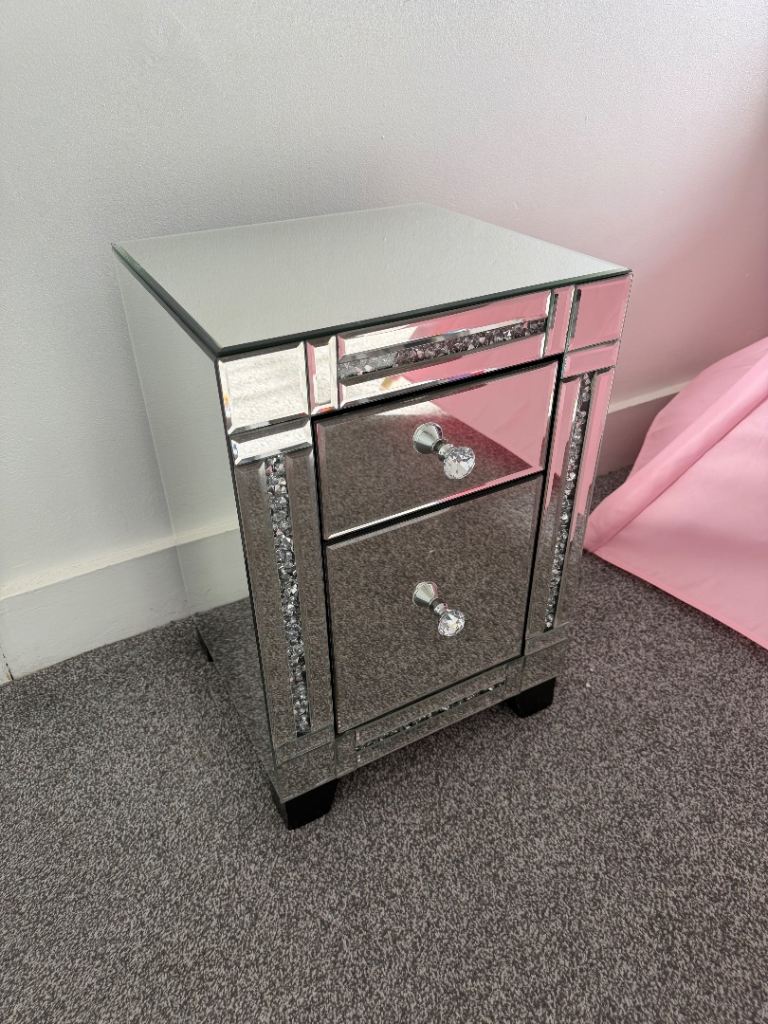 2x Diamond mirrored crystal bedside tables 