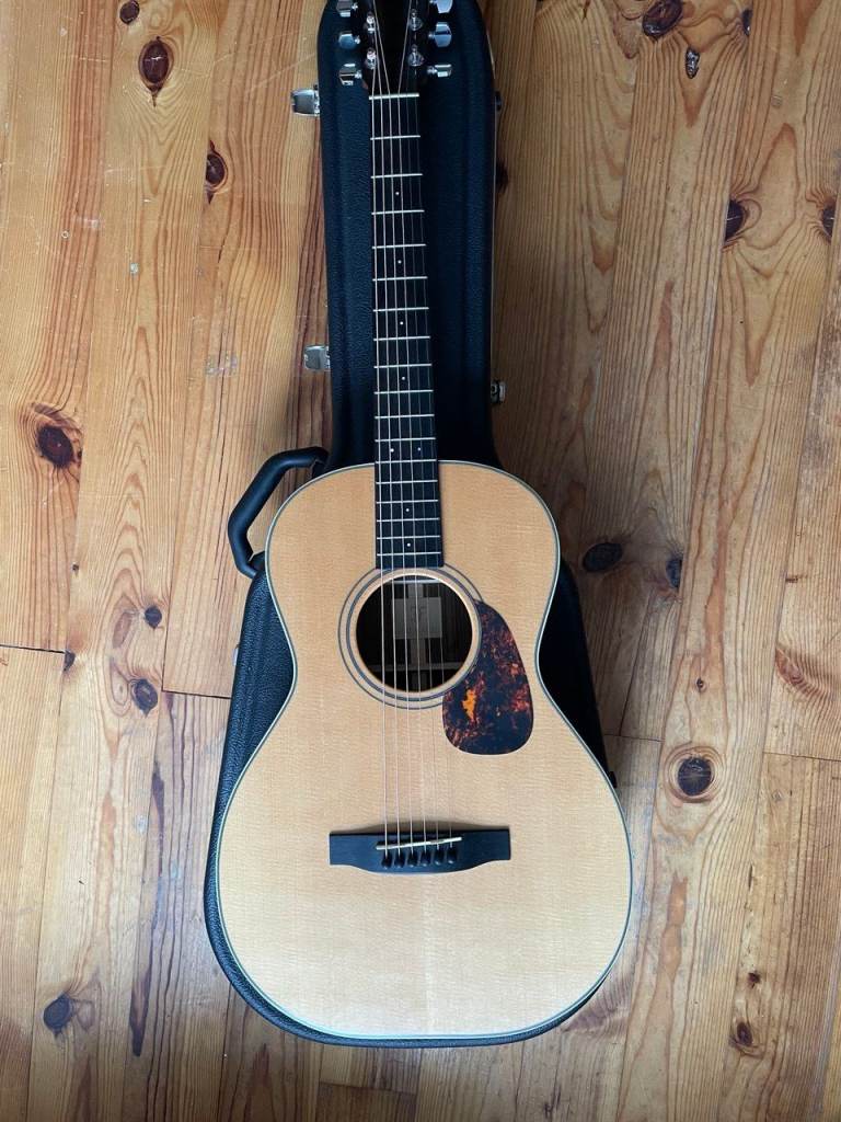 Furch Vintage 1 OOM-SR Acoustic Guitar with Hiscox case - perfect condition