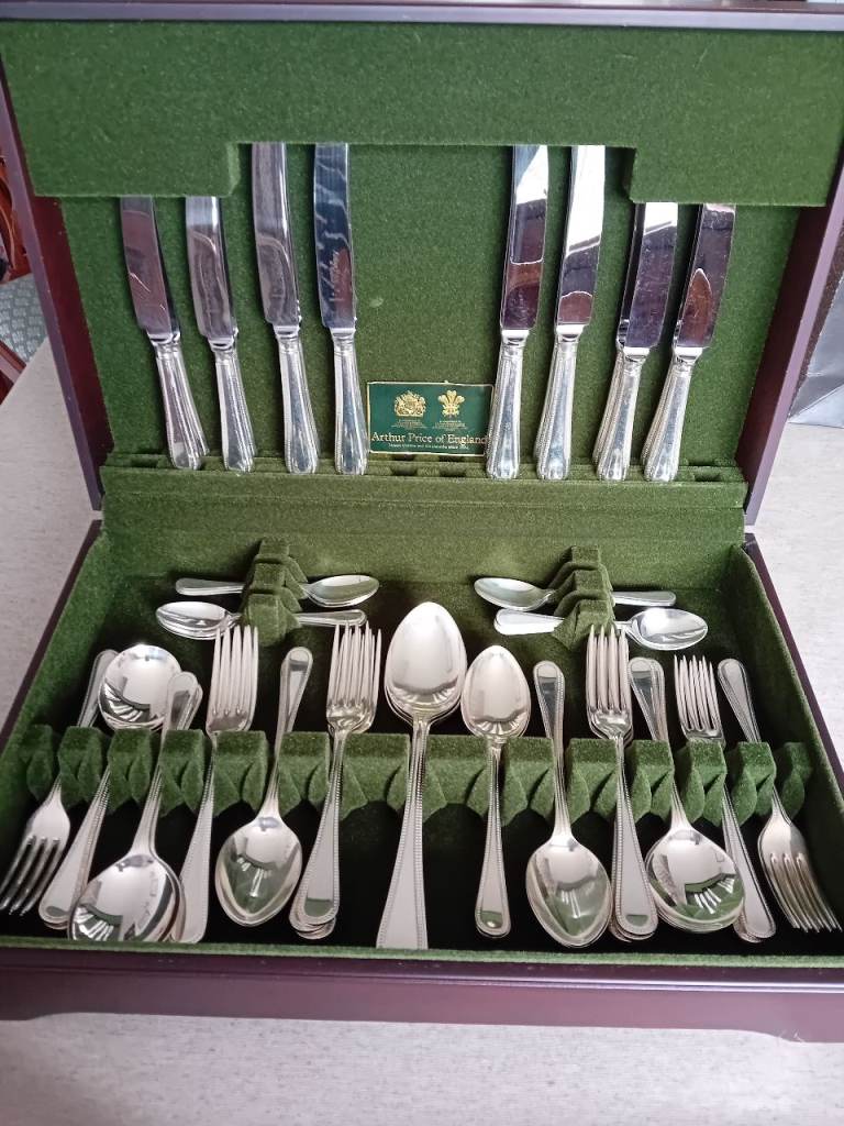 Arthur Price 58-piece silver plated cutlery, classic bead style