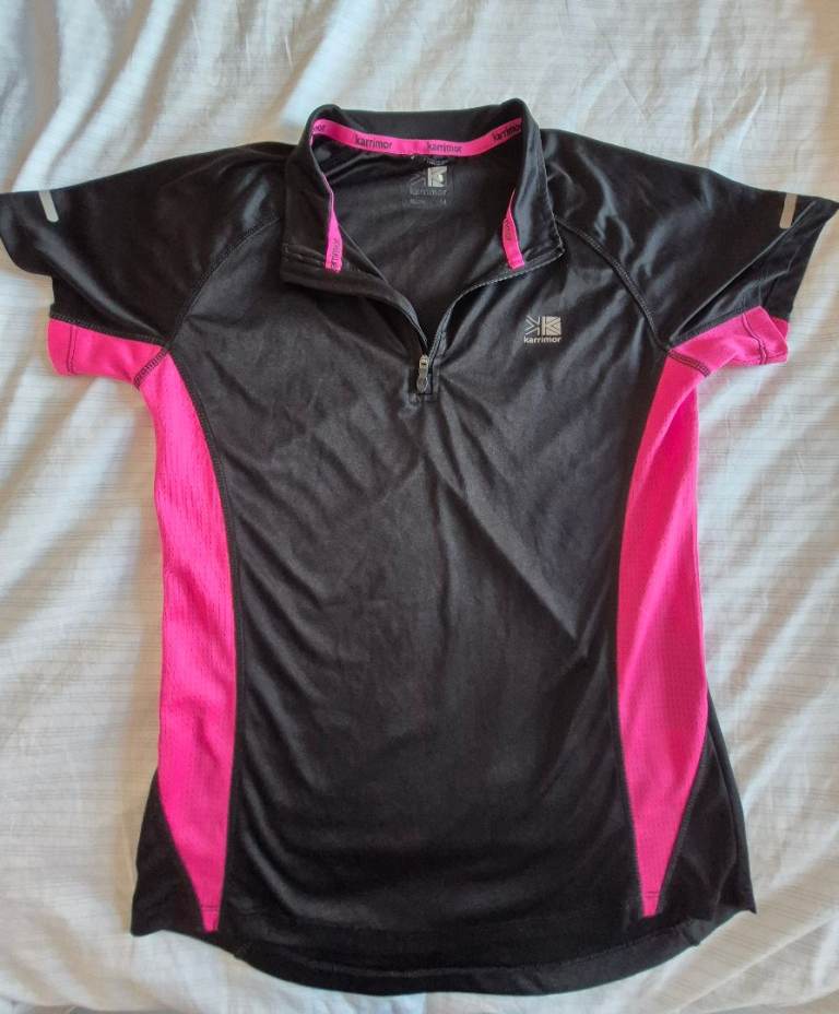 Ladies sports trousers and T-shirt