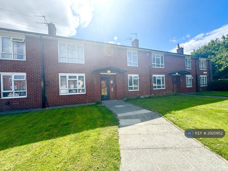 1 bedroom flat in Lilly Grove, Liverpool, L4 (1 bed) (#2920952)