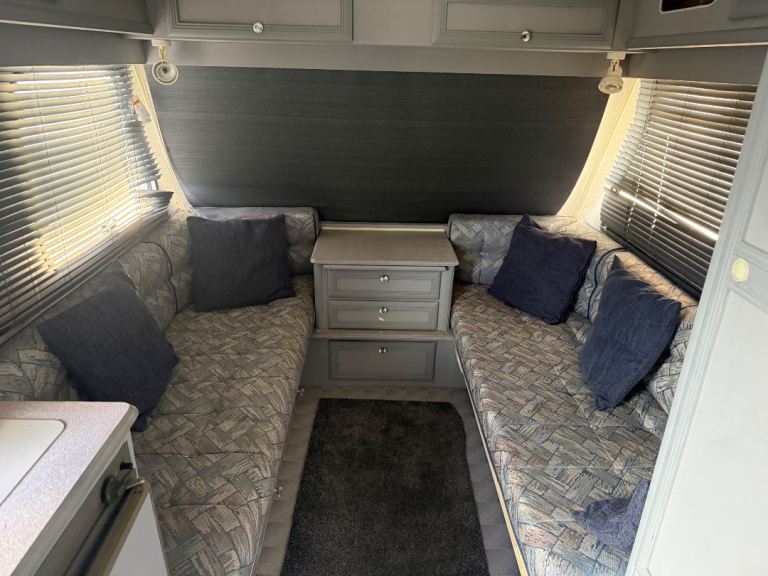 Sprite Continental 400 – 2 Berth Caravan – Dry & Solid 