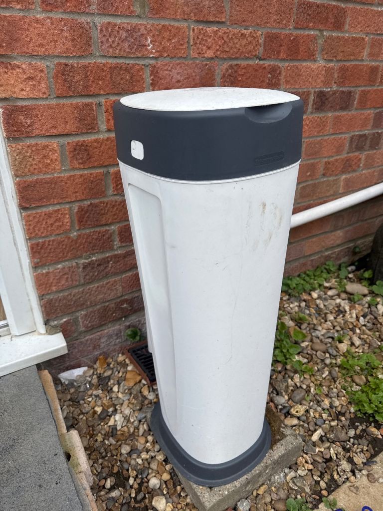 Tommy tippee twist and click nappy bin