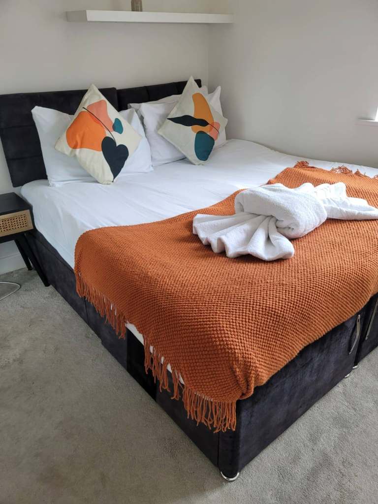 Contractors Stay in Shirley and Solihull - Parking - Sleeps 10 - Pets