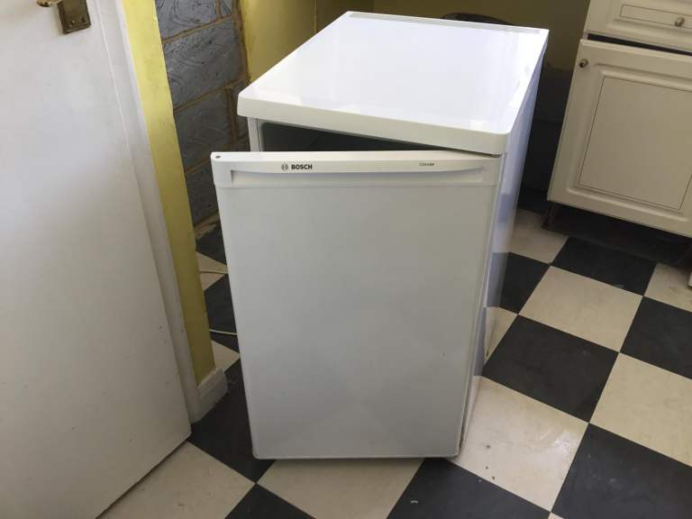 Bosch Undercounter Fridge - White, Good Condition