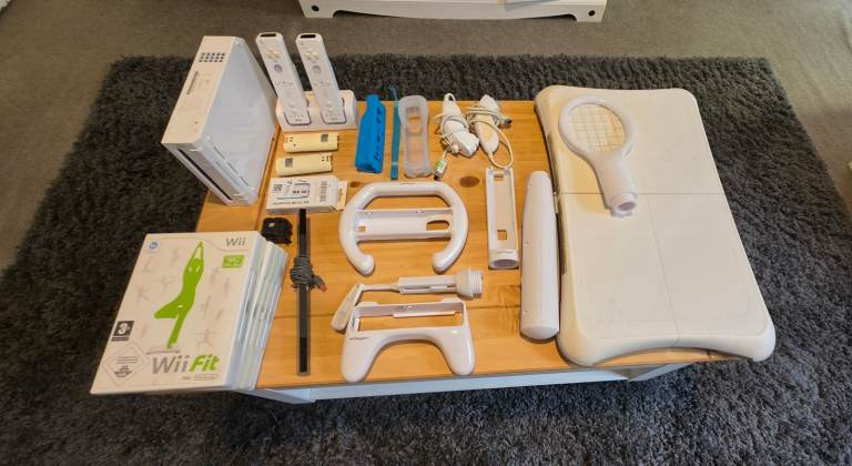 Nintendo Wii Console & Accessories Bundle – Good Condition