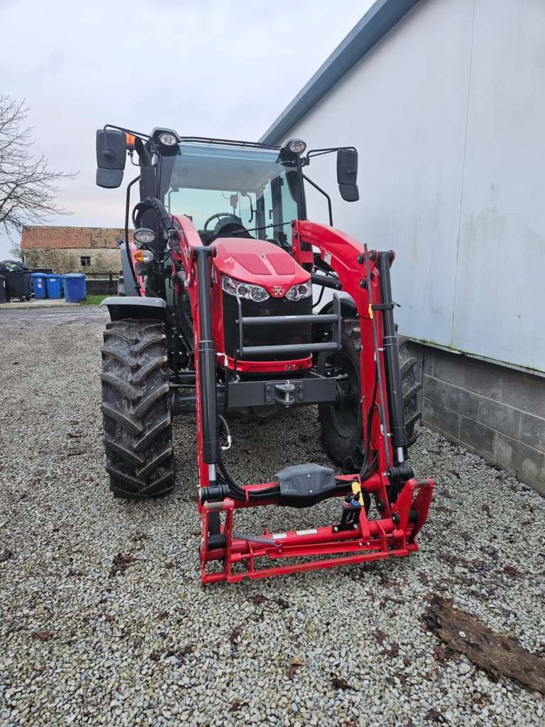 Massey Ferguson 5709