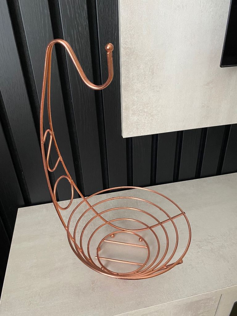 Copper Coloured Fruit Bowl with Banana Hanger – As Good As New