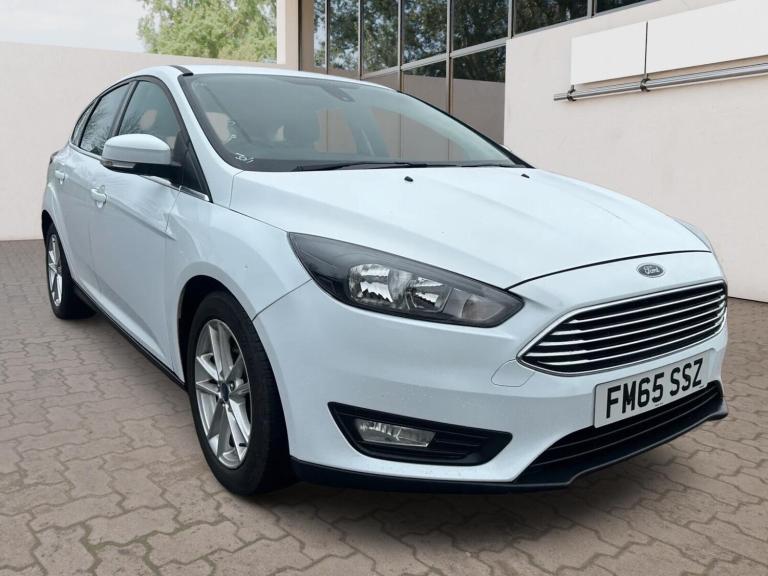2016 Ford Focus 1.0T EcoBoost Zetec Euro 6 (s/s) 5dr HATCHBACK Petrol Manual