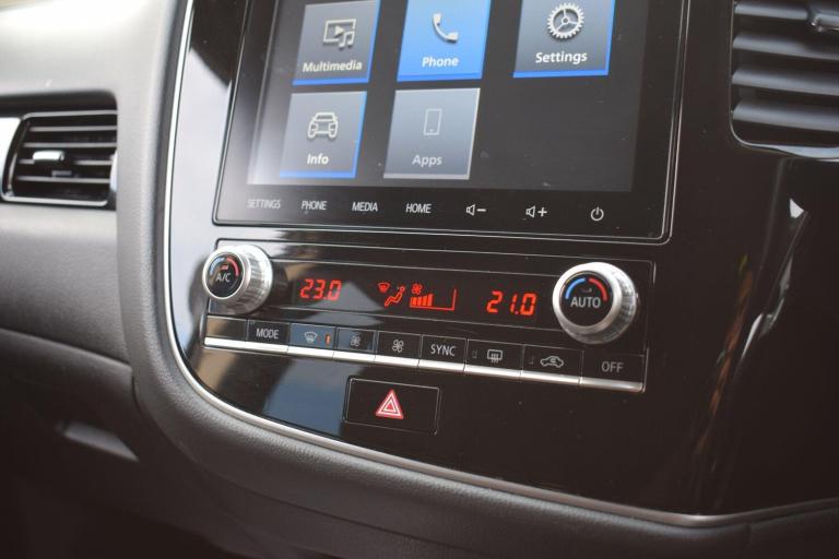 2020 Mitsubishi Outlander 2.0 MIVEC Design CVT 4WD Euro 6 (s/s) 5dr ESTATE Petrol Automatic