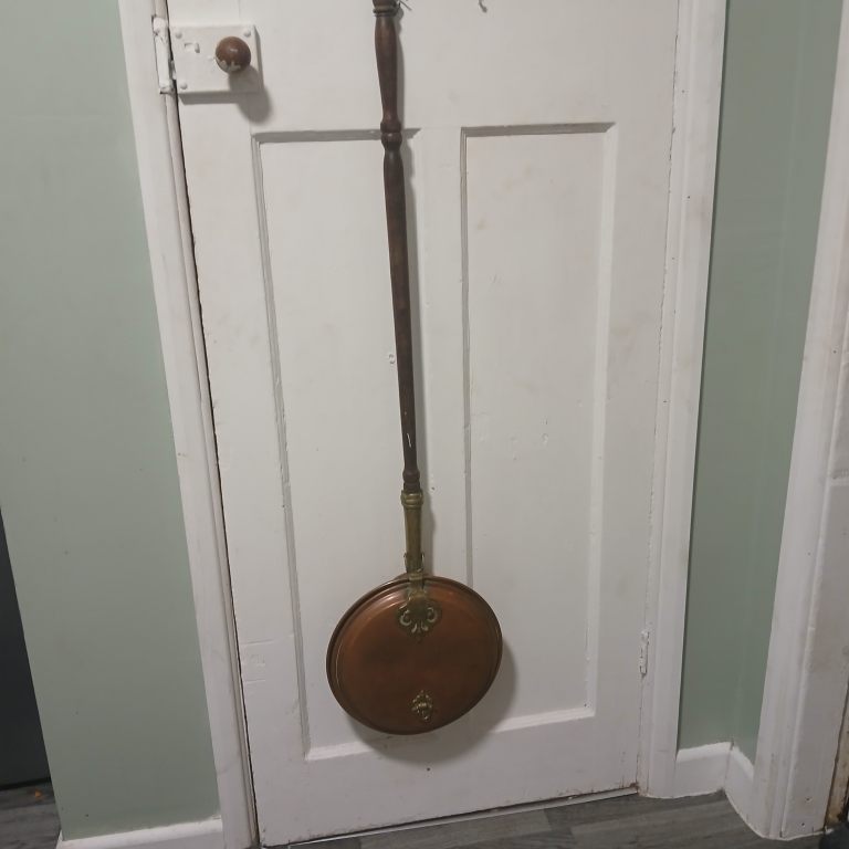 Antique Vintage Copper & Brass Bed Warming Pan Bed Warmer w/ Wooden Handle 36"