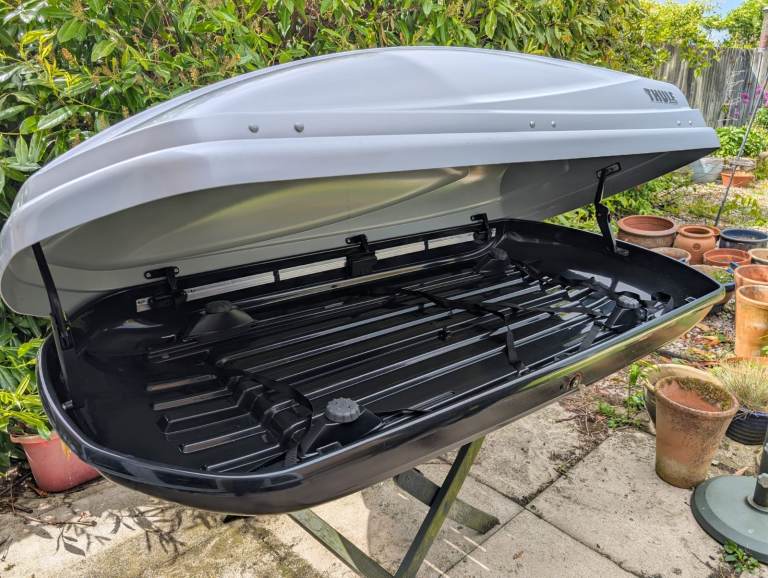 Thule Atlantis 200 Roof Box - 440L - 75kg Load - Dual-Side Opening plus adjustable roof bars 