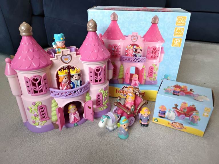 ELC Happyland Fairytale Castle plus Enchanted Carriage