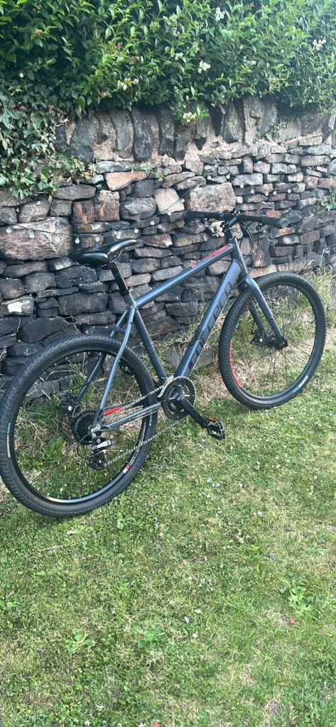 Carrera Subway Hybrid Bike | 20” Frame | 27.5” Wheels | Shimano Gears | Disc Brakes