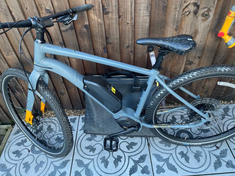 Cairn The Brave 2.0 Flat Bar Electric Bike. Shimano Electric Gearing. New Price £2000