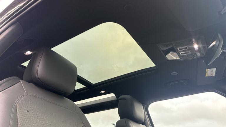 2025 Land Rover Defender 3.0 D250 X-Dynamic HSE 90 3dr Auto Diesel Estate Estate Diesel Automatic