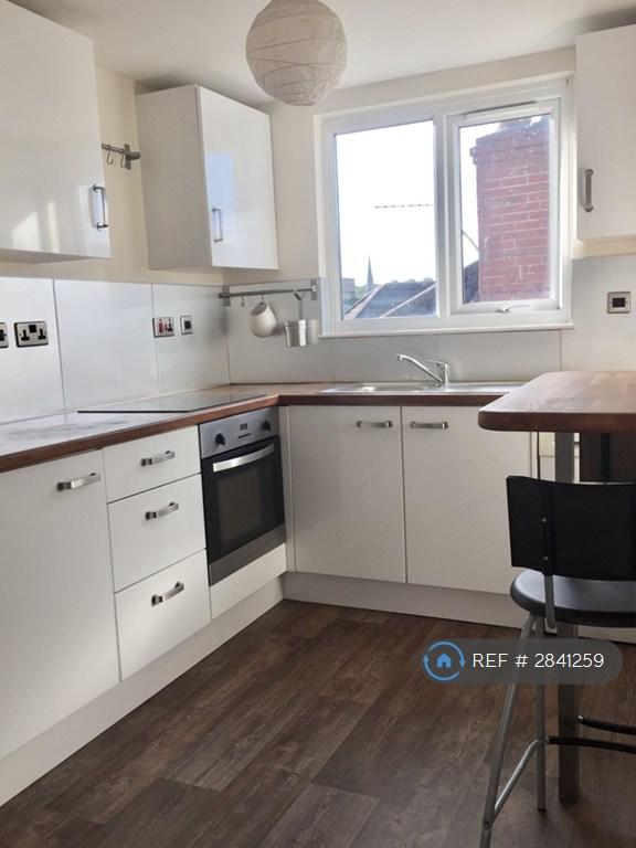 1 bedroom flat in Bishospton, Bristol, BS7 (1 bed) (#2841259)