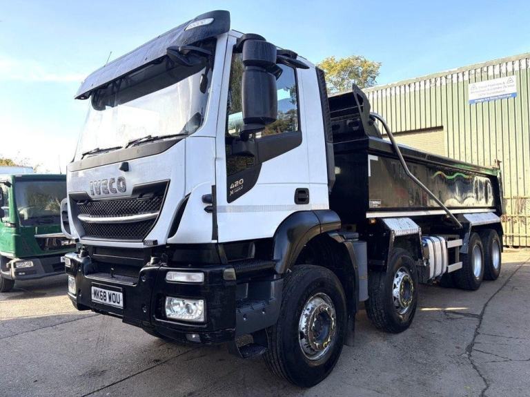 2019 IVECO STRALIS 420 X-WAY 8X4 TIPPER