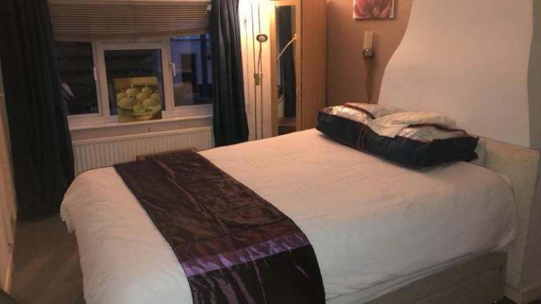 Double Bedroom with Private Bathroom 