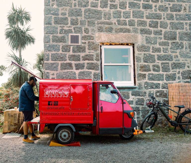 PIAGGIO APE 50 - COFFEE VAN / MINI STREETFOOD WAGON. Perfect start up / summer project.