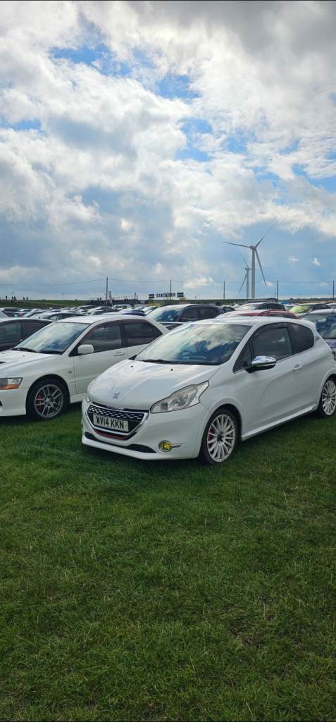 Peugeot, 208, Hatchback, 2014, Manual, 1598 (cc), 3 doors