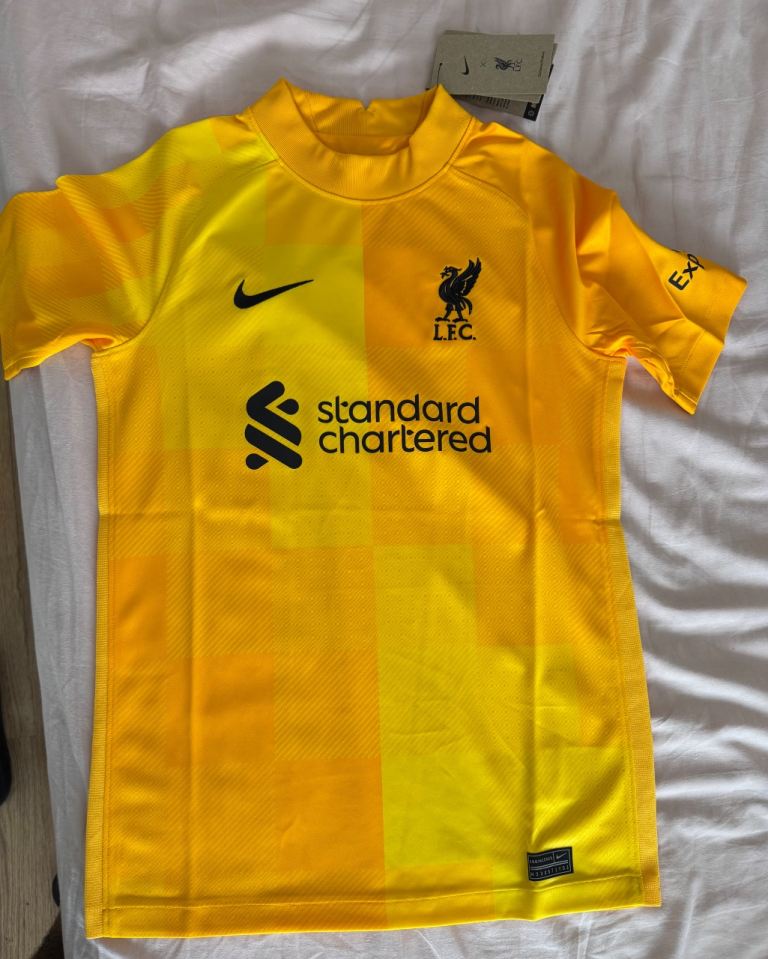 Liverpool fc Football Shirt Nike Large 3rd Goalkeeper shirt 22/23