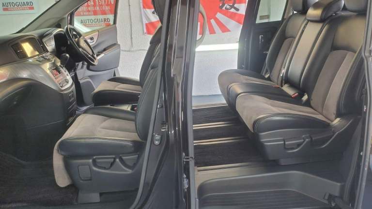 Nissan egrand e52 rider 2.5 auto in black japanese import only 57k miles 2014 