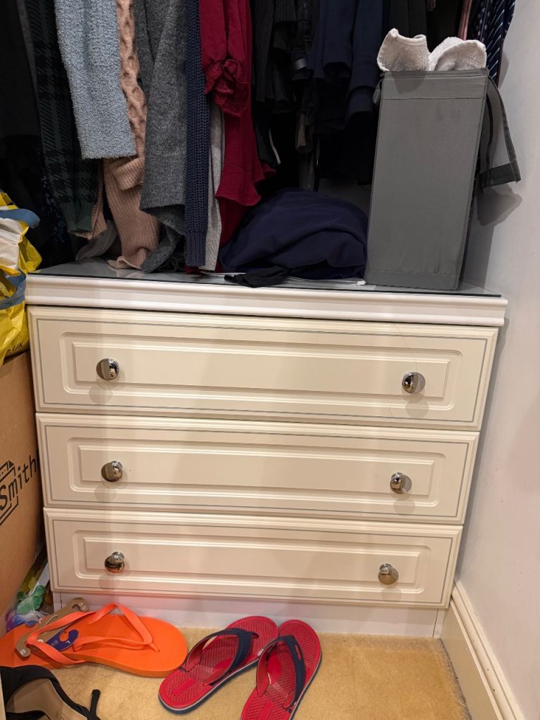 Solid Wood Clothes Chest Of Drawers Clothes Storage Cupboard